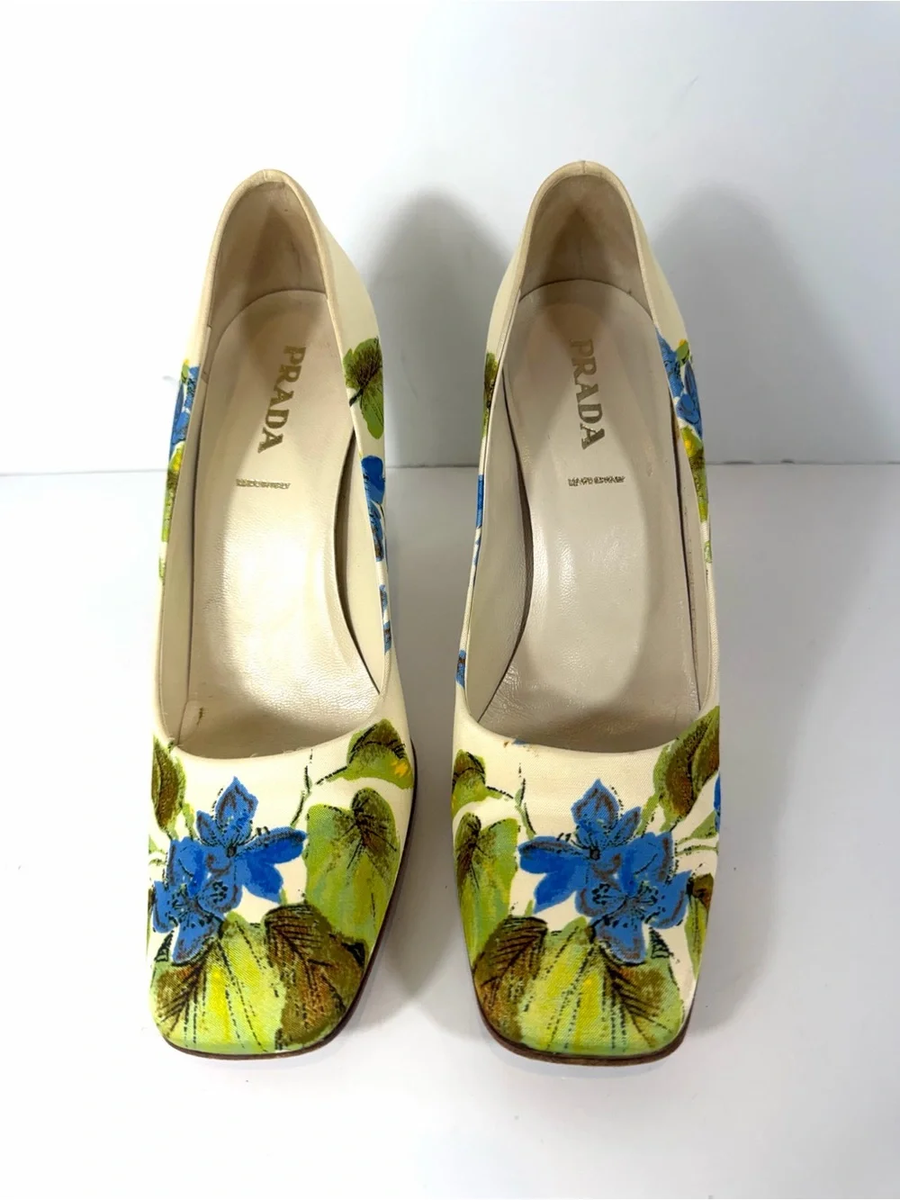 Vintage Prada Floral Print Satin Block Heel Pumps - Cream, Size 38.5 (US 8.5) - Picture 2 of 14